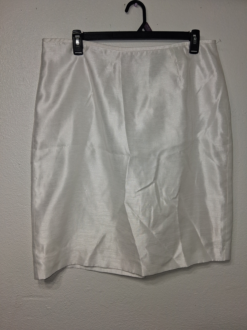 IsAbella White Satin Pencil Skirt Size 18